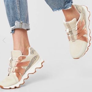 Sorel Kinetic Speed Shoe in Rose gold Sz 9